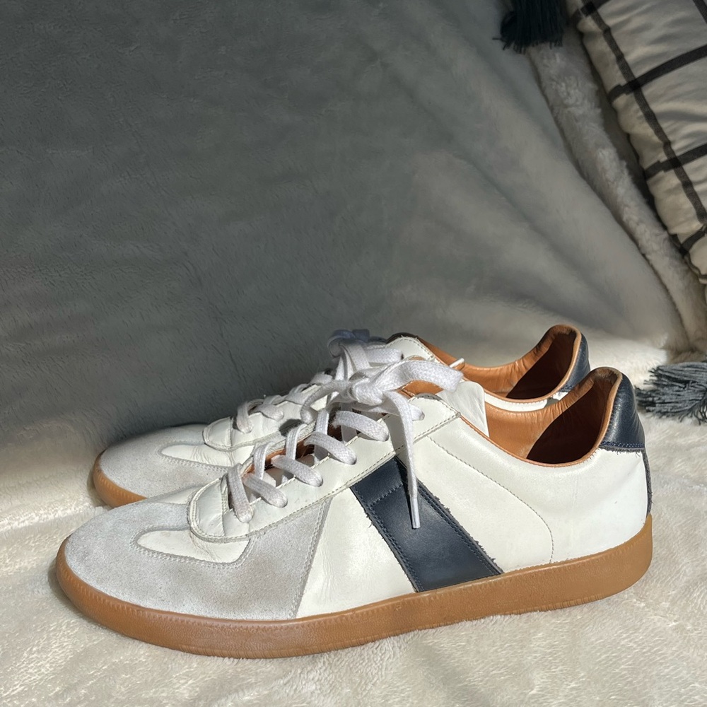 Columbia Leather & Suede Sneakers – White/Navy – Men’s 8.5 / Women’s 10